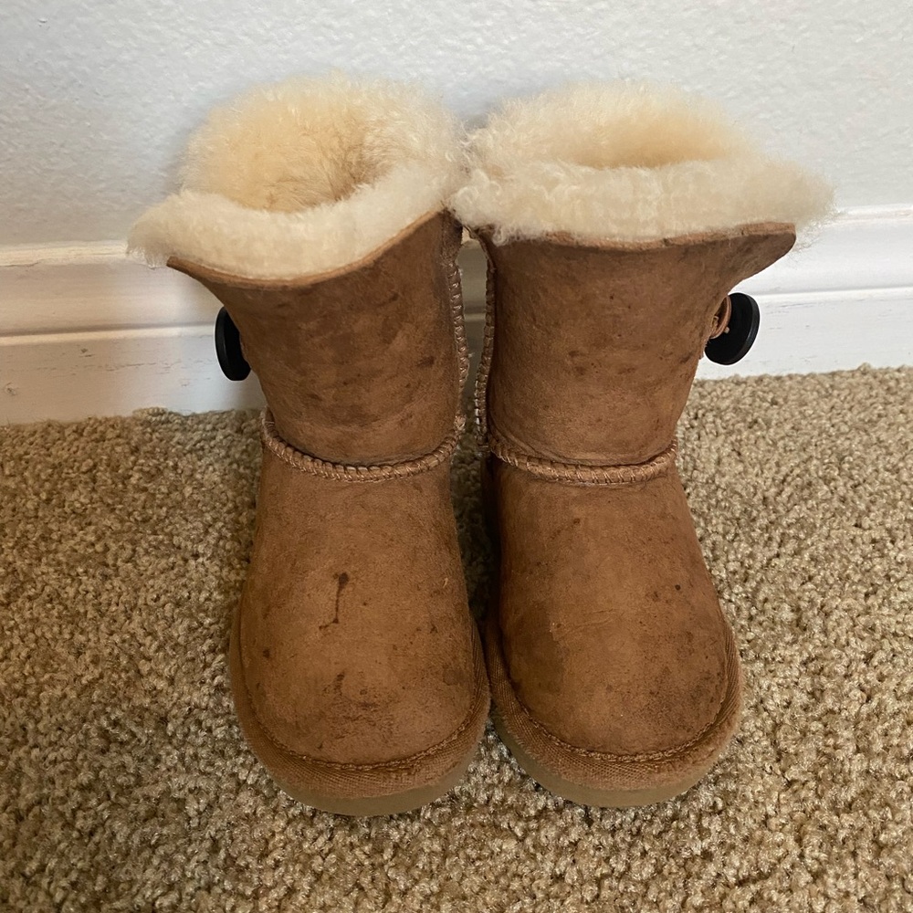 Toddler 6 Bailey Ugg Boots